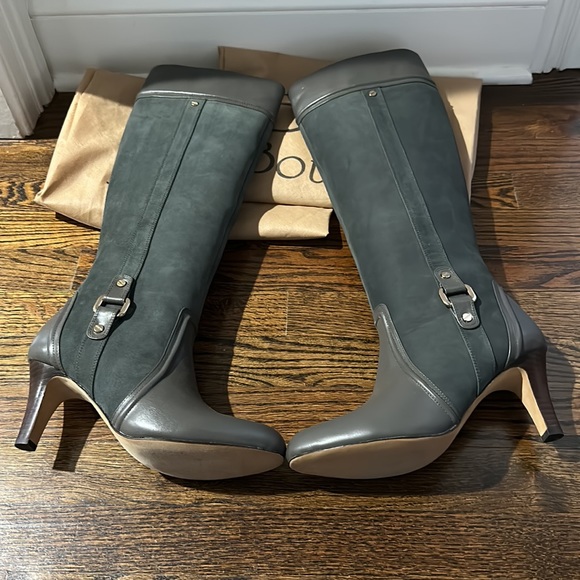 NEW! Women Gray Leather & Suede Boots, Size 41 (European Size) - Picture 2 of 5
